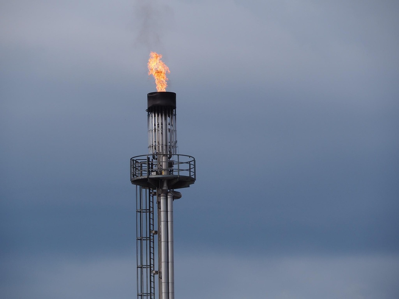 New report says UK oil and gas can endure with clear government support