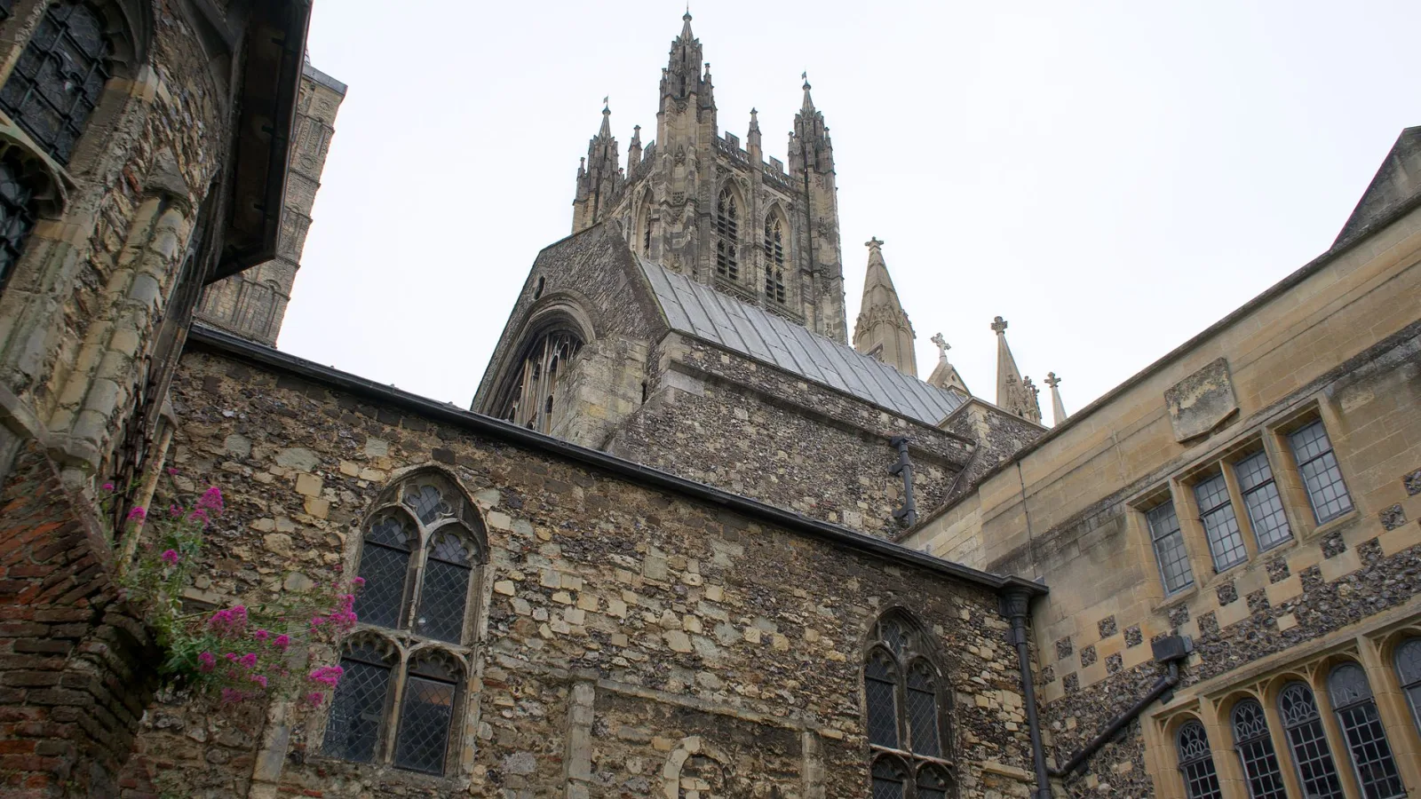 Rowan Williams accuses Farage of using Christianity to ‘stir anti-Muslim feeling’