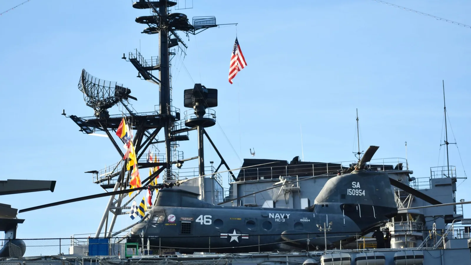 US Aircraft Carrier Deploys to Relieve USS Lincoln Amid Reports of Challenging Conditions
