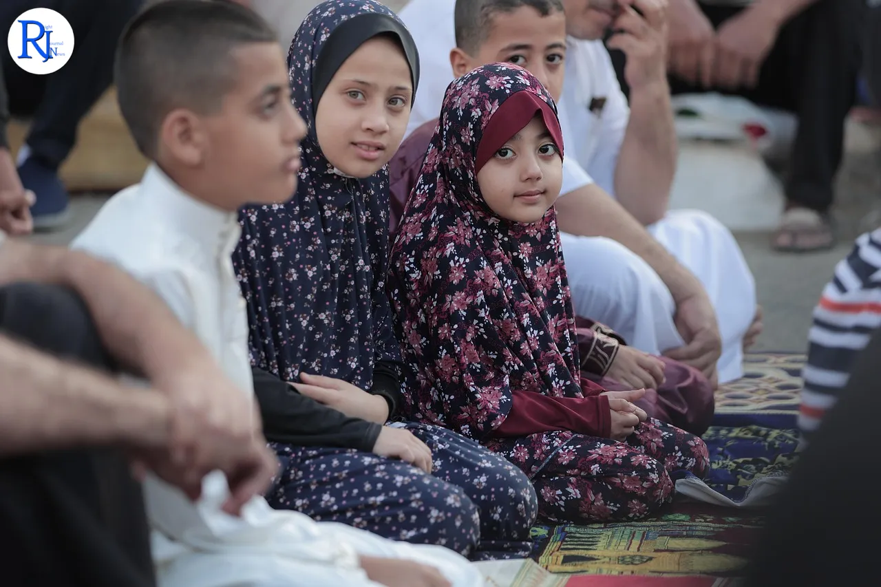 https://cdn.pixabay.com/photo/2023/06/28/17/59/children-8094950_1280.jpg