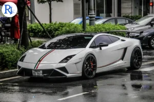 Lamborghini pivots from full electric to plug?in hybrid power as CEO questions EV timing